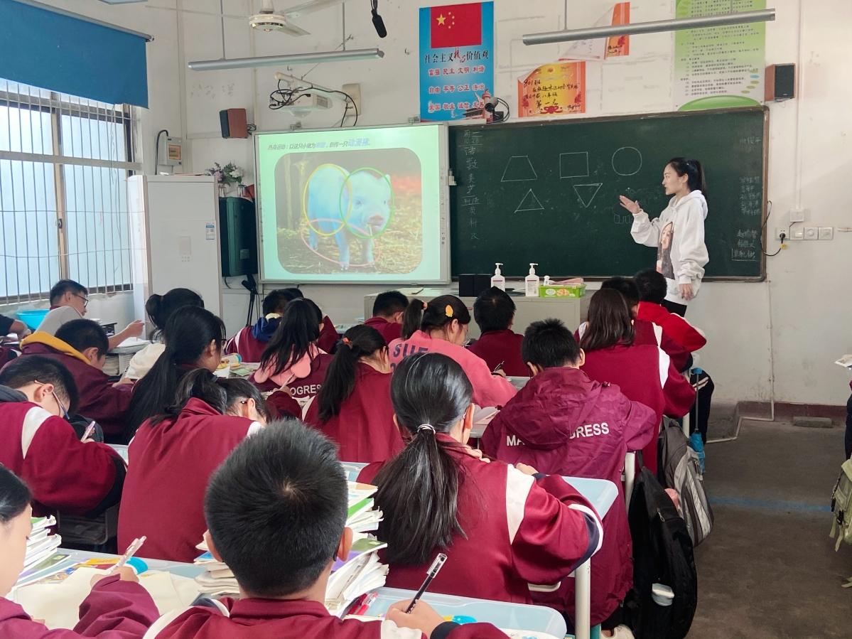 艳丽妖娆迷惑人，近水楼台先得月打一正确生肖、警惕虚假宣传-全面释义、构建解答解释落实